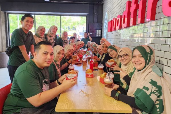 afiyah-vet-bowling-sarung (1)